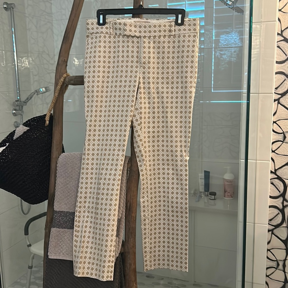 Banana Republic tan patterned cropped dress pants. Size 2. Great condition.
